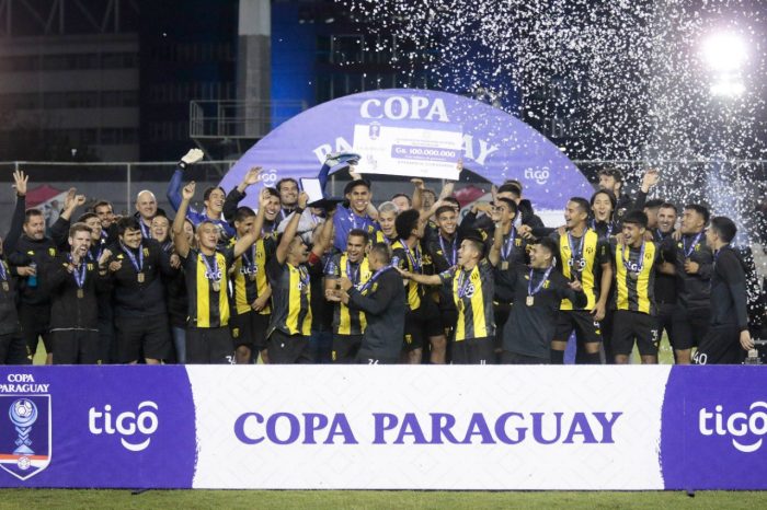 パラグアイ　南米　サッカー　カップ　優勝　アナリスト　分析官　プロ　1部　